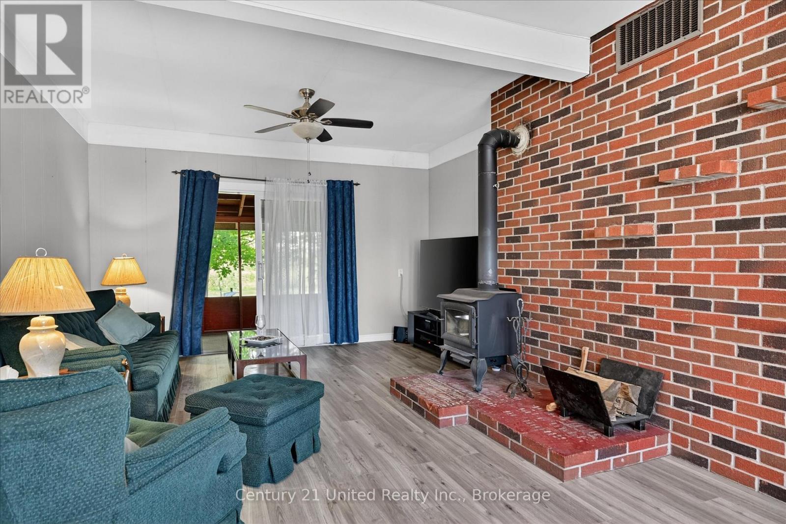 323 ST LAWRENCE STREET W - 8