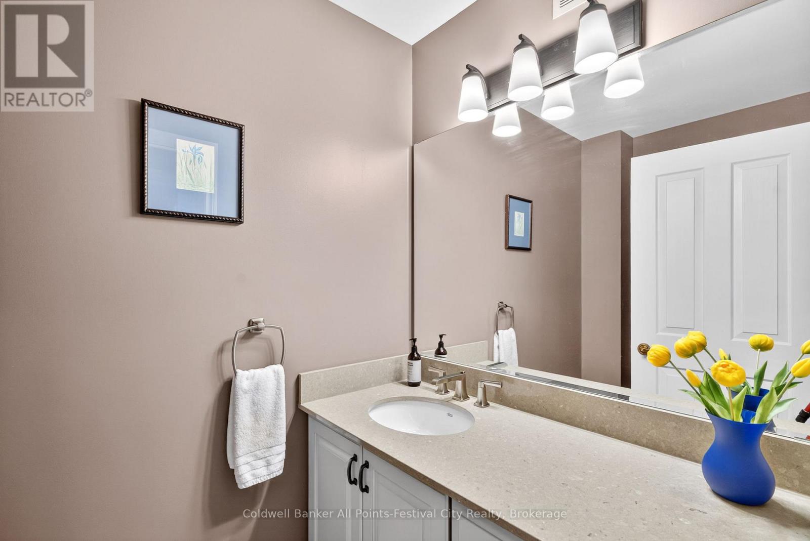 259 DINSLEY STREET - 21