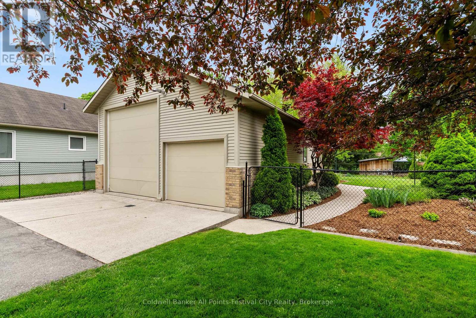 259 DINSLEY STREET - 46
