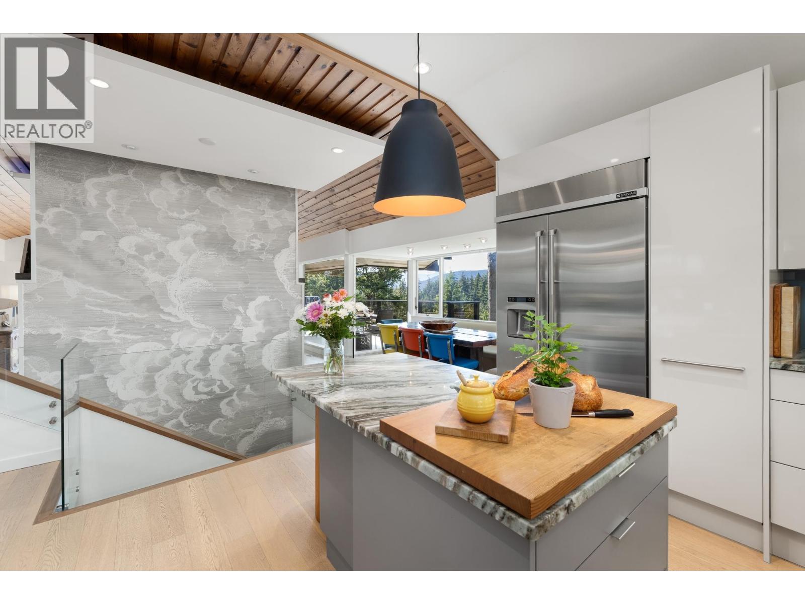 6485 MADRONA CRESCENT, West Vancouver