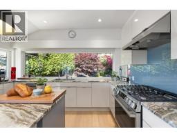 6485 Madrona Crescent, West Vancouver, BC V7W2J7 Photo 13