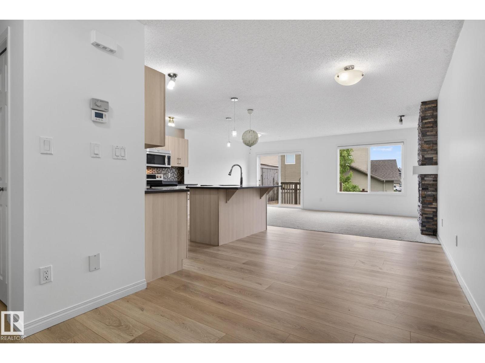3806 POWELL WD SW - 19