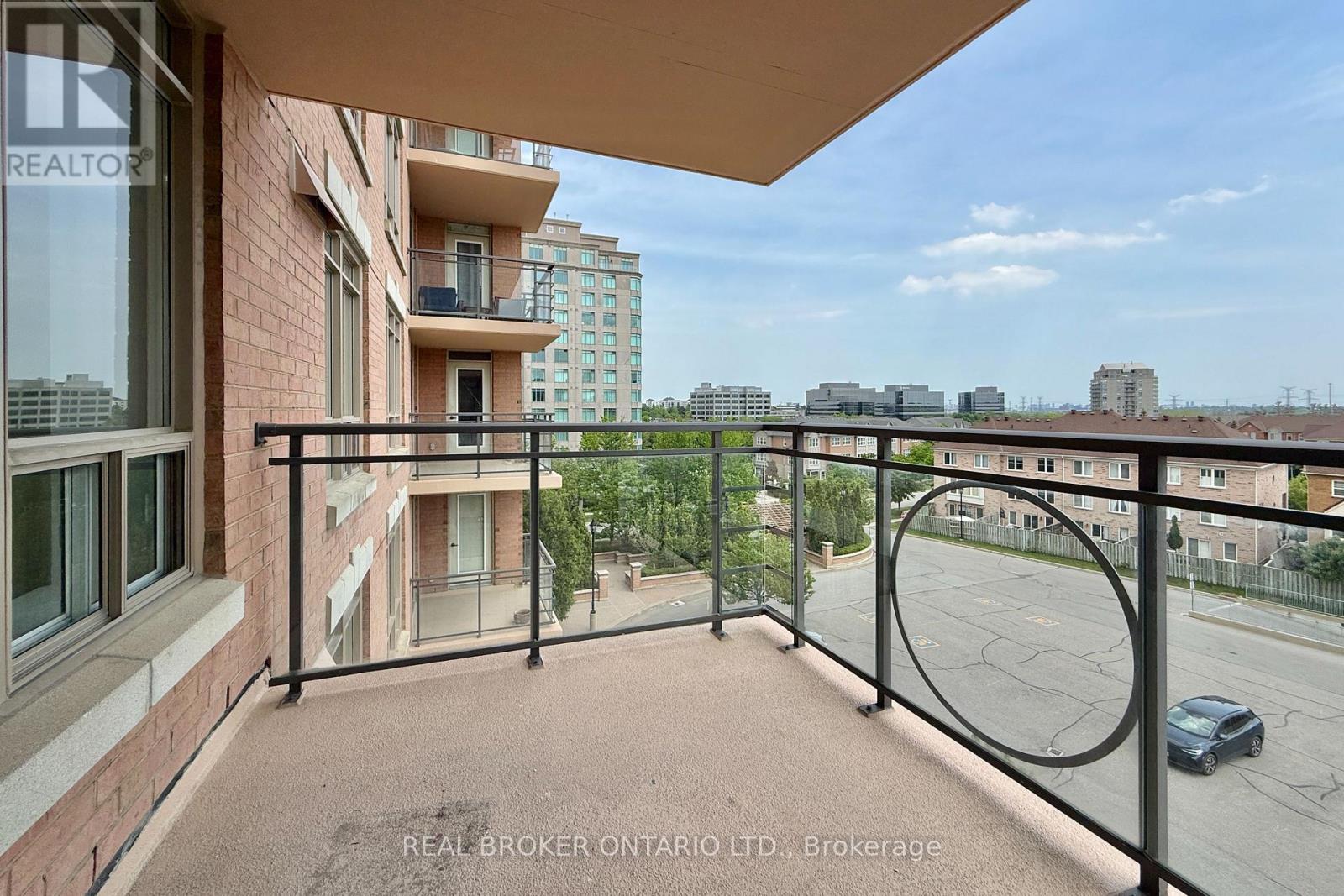 #611 130 POND DRIVE - 14