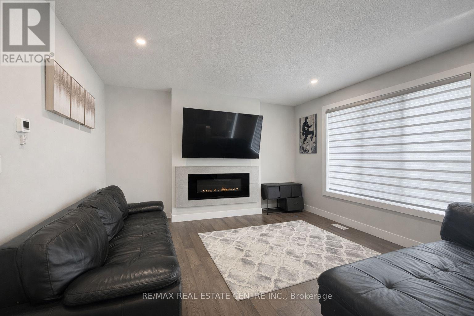 54 WAYSIDE LANE - 9