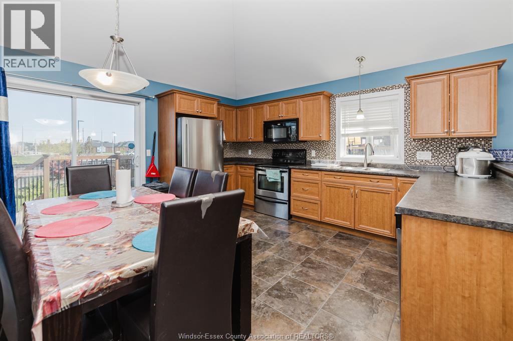 3068 TROUP CRESCENT - 10