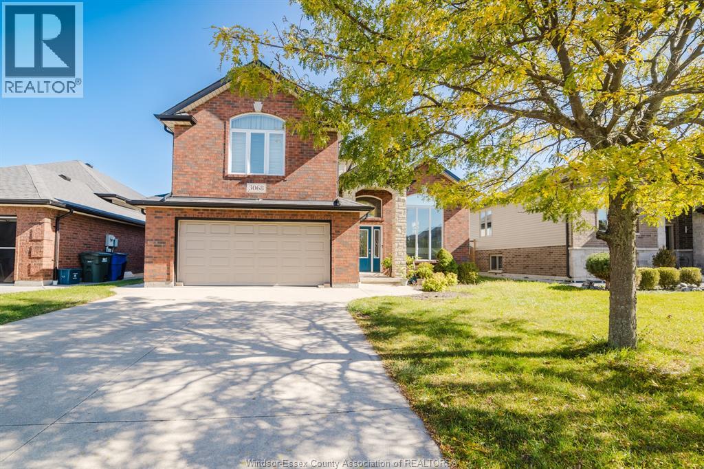 3068 TROUP CRESCENT - 2