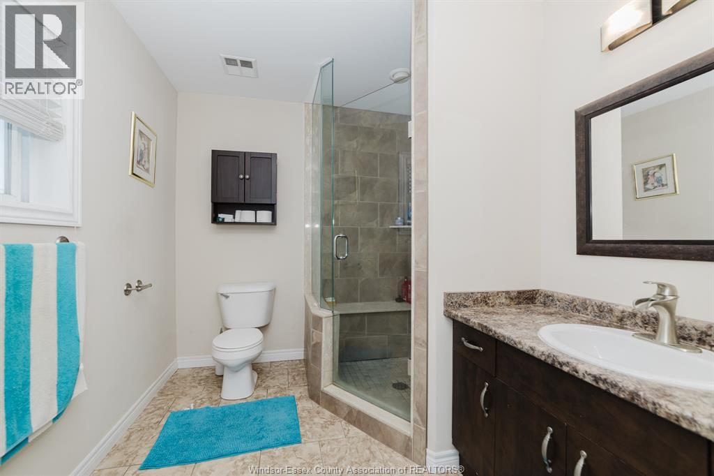 3068 TROUP CRESCENT - 24