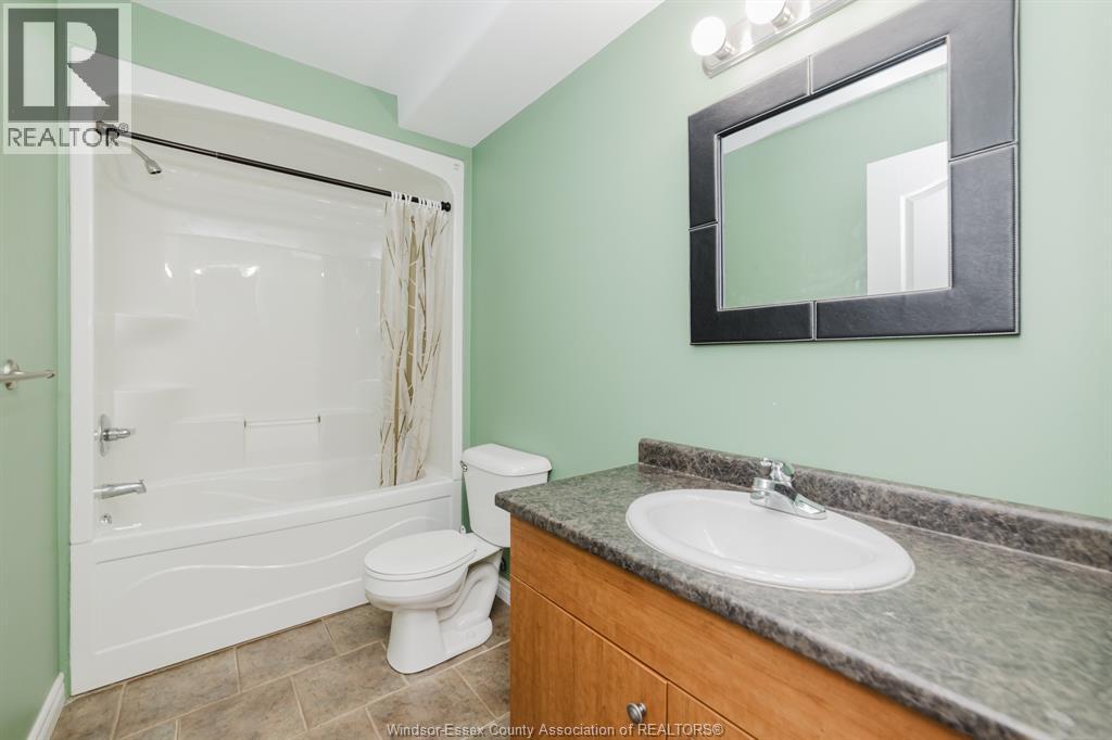 3068 TROUP CRESCENT - 31