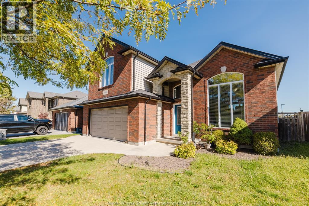 3068 TROUP CRESCENT - 4