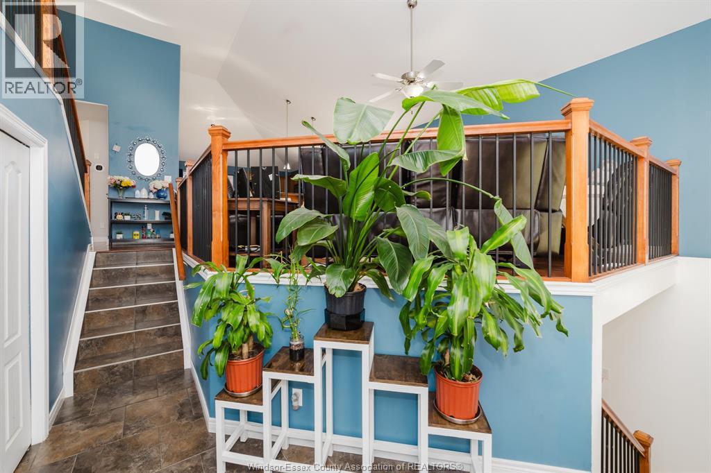 3068 TROUP CRESCENT - 6
