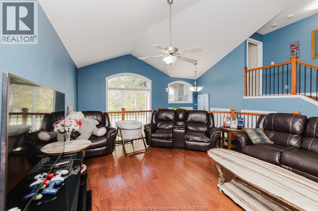 3068 TROUP CRESCENT - 8