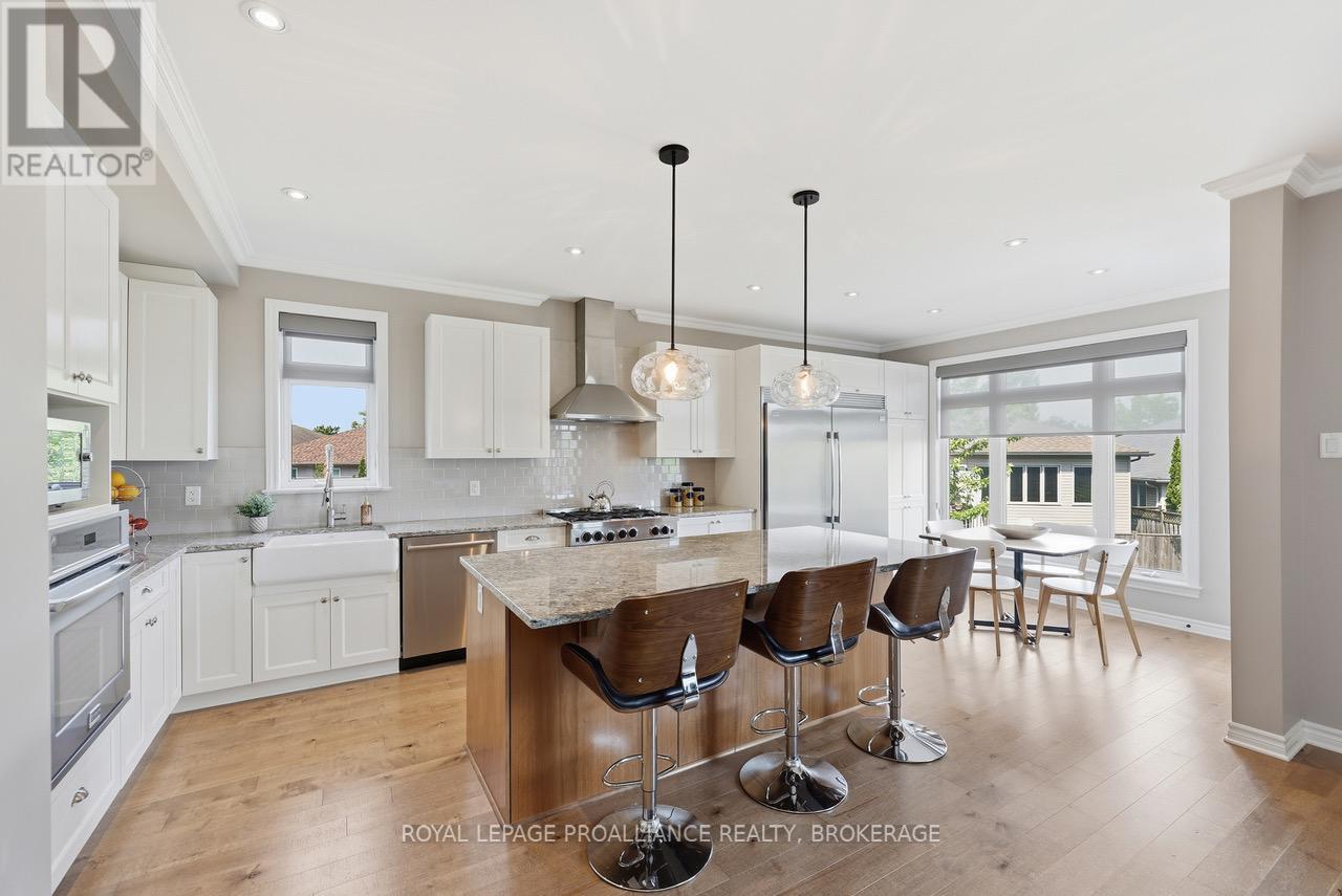 561 SAVANNAH COURT - 10