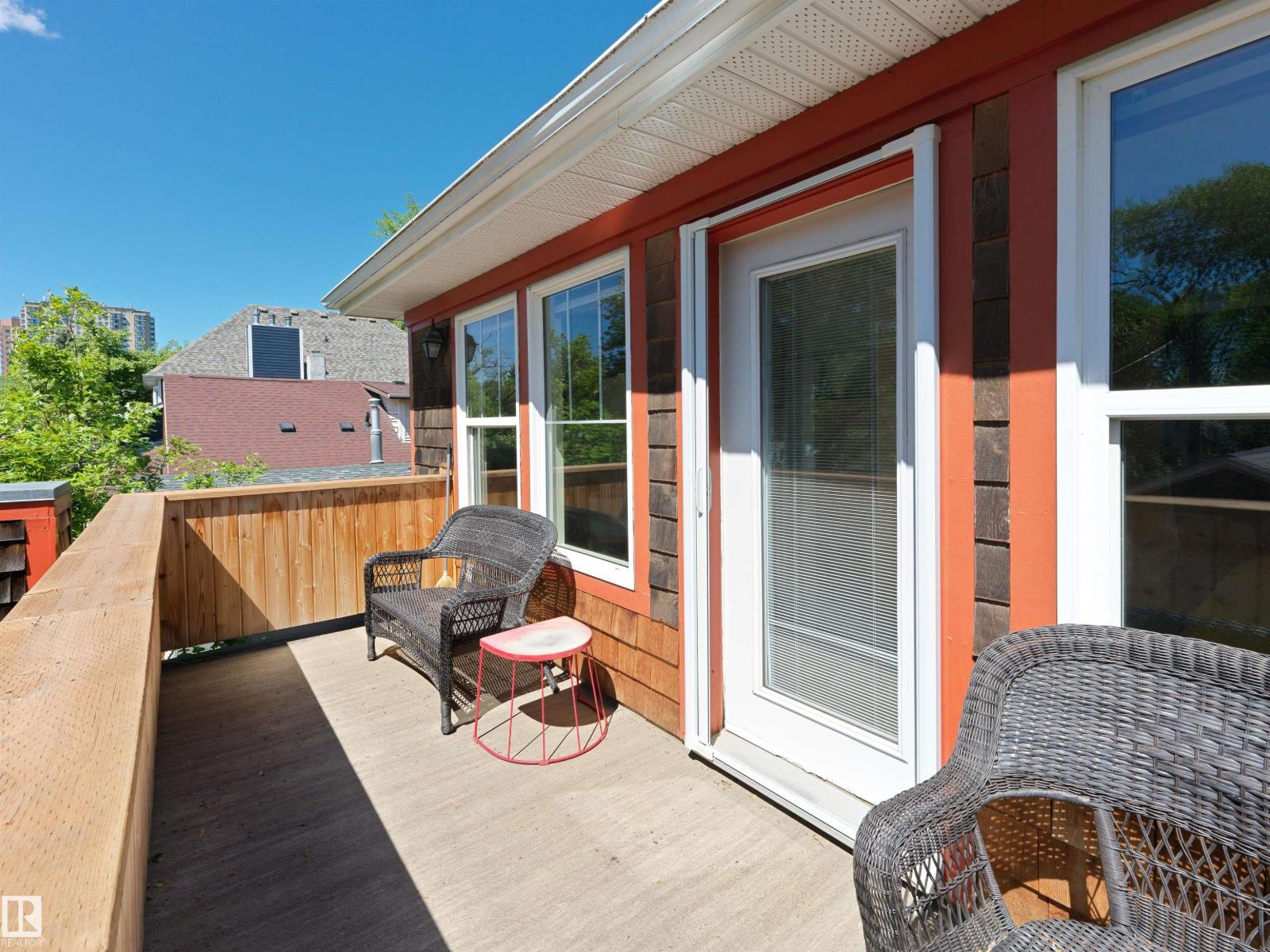 9815 90 AV NW — photo 41