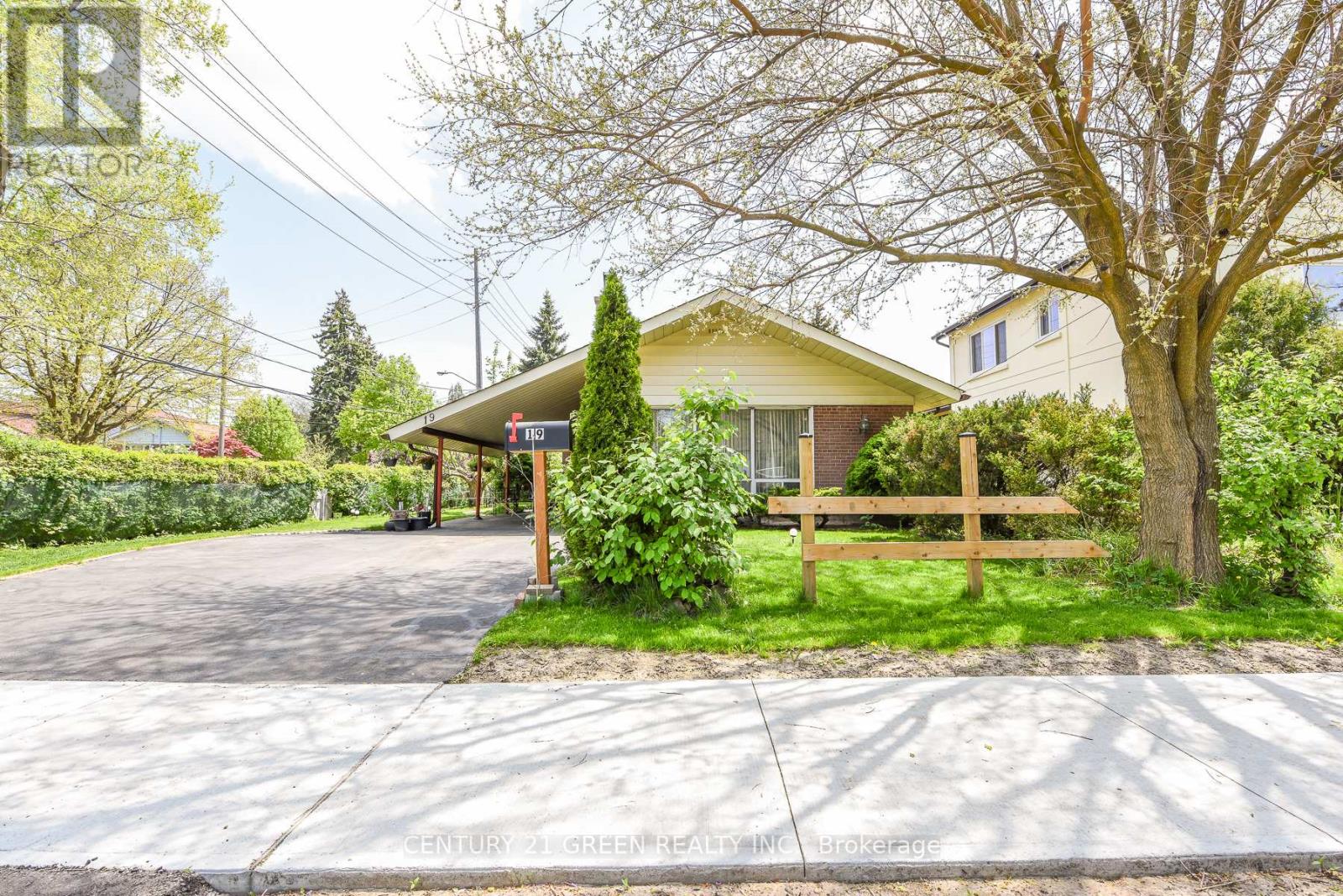 19 ERIKSDALE ROAD - 16