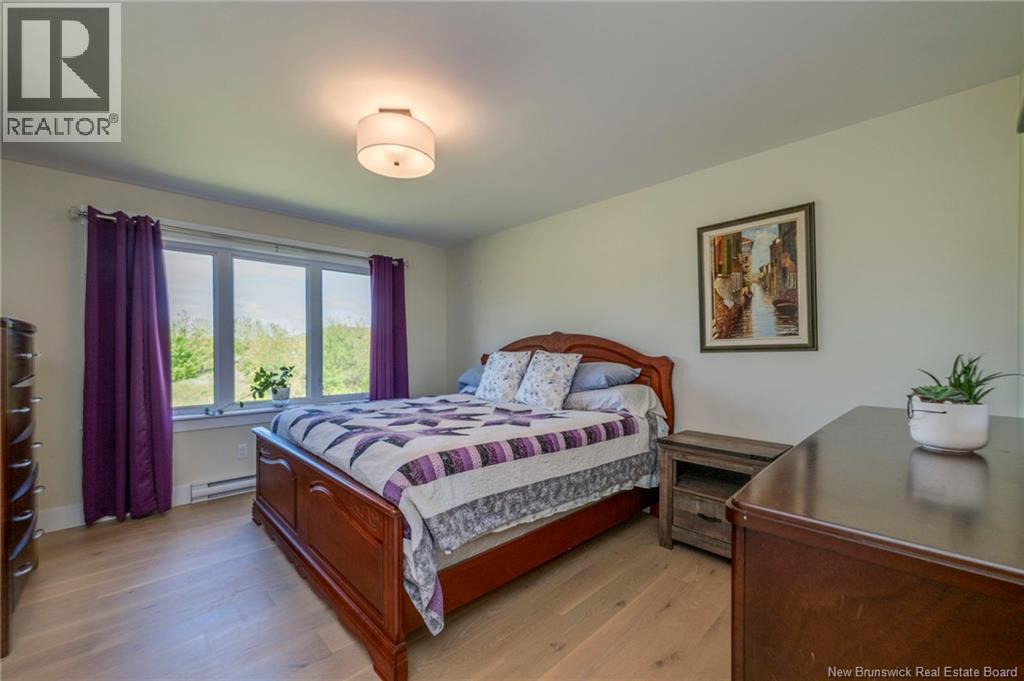 123 King's Bridge Boulevard - 32