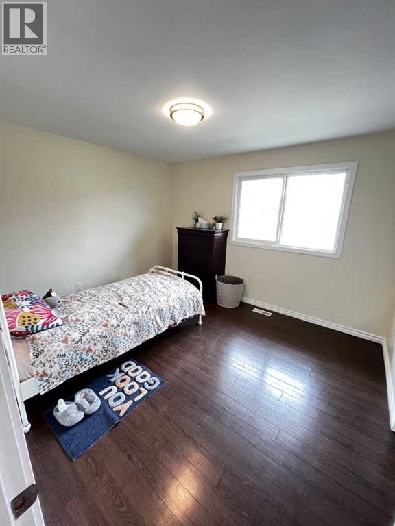 2307 47 Avenue — photo 24