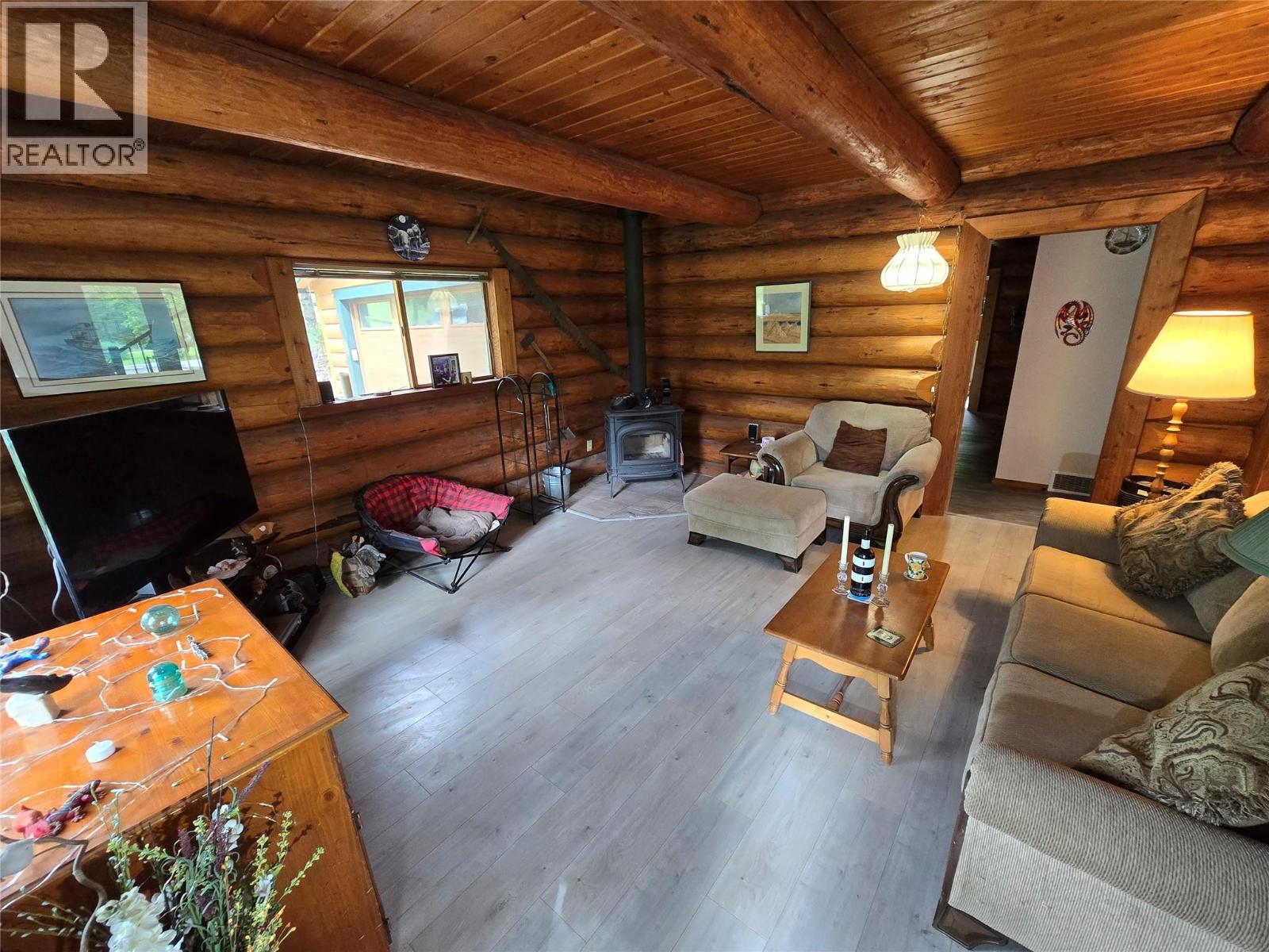 2492 LLOYD Road - 11