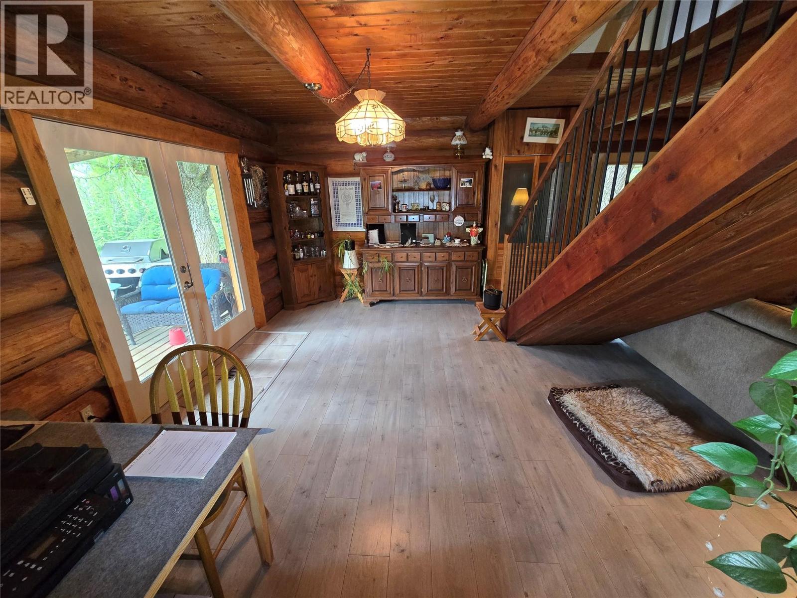 2492 LLOYD Road - 8