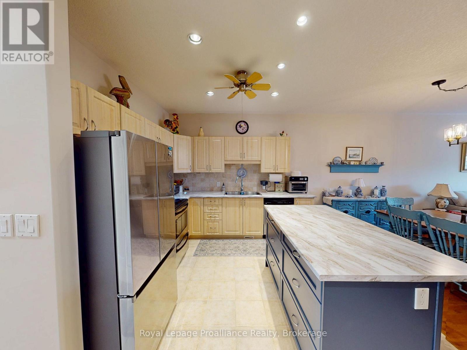 #2 16 LANE AVENUE - 6