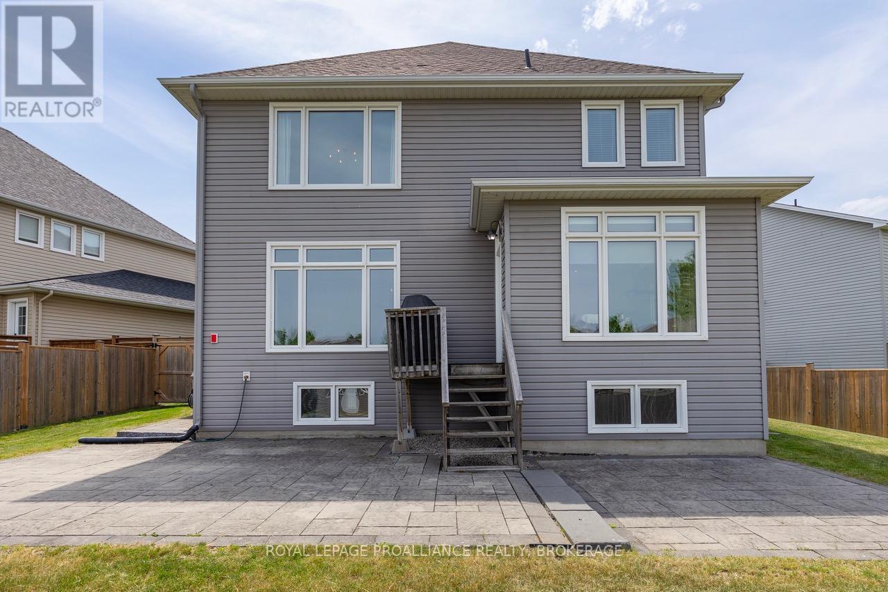 561 SAVANNAH COURT - 18
