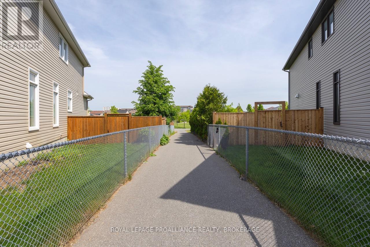 561 SAVANNAH COURT - 20