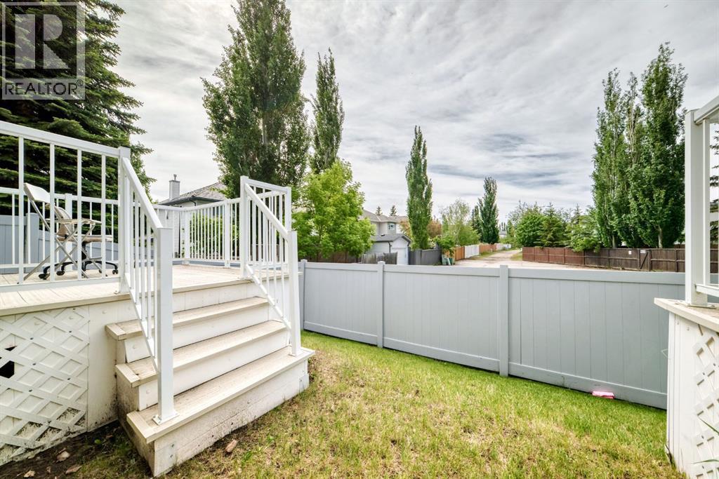 325 Mt Douglas Manor SE — photo 31