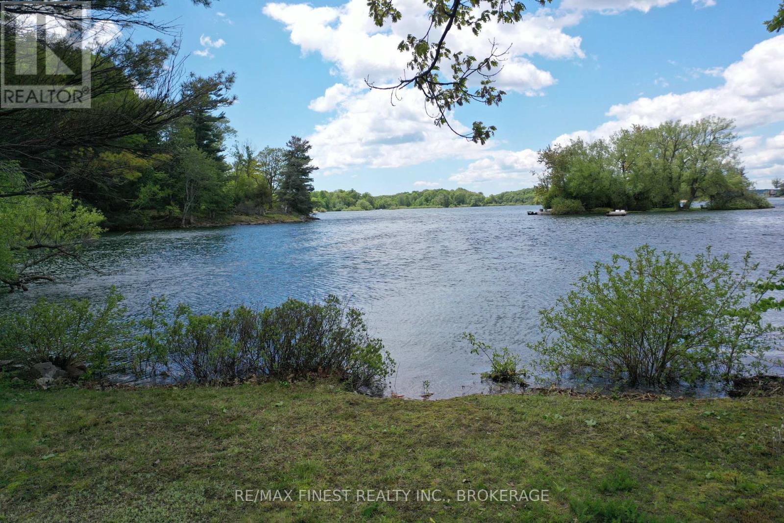1 SAMPSON ISLAND - Image 18
