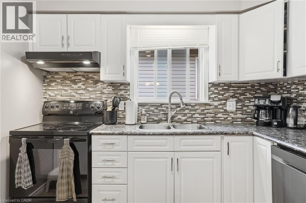 593 GREY Street - 12