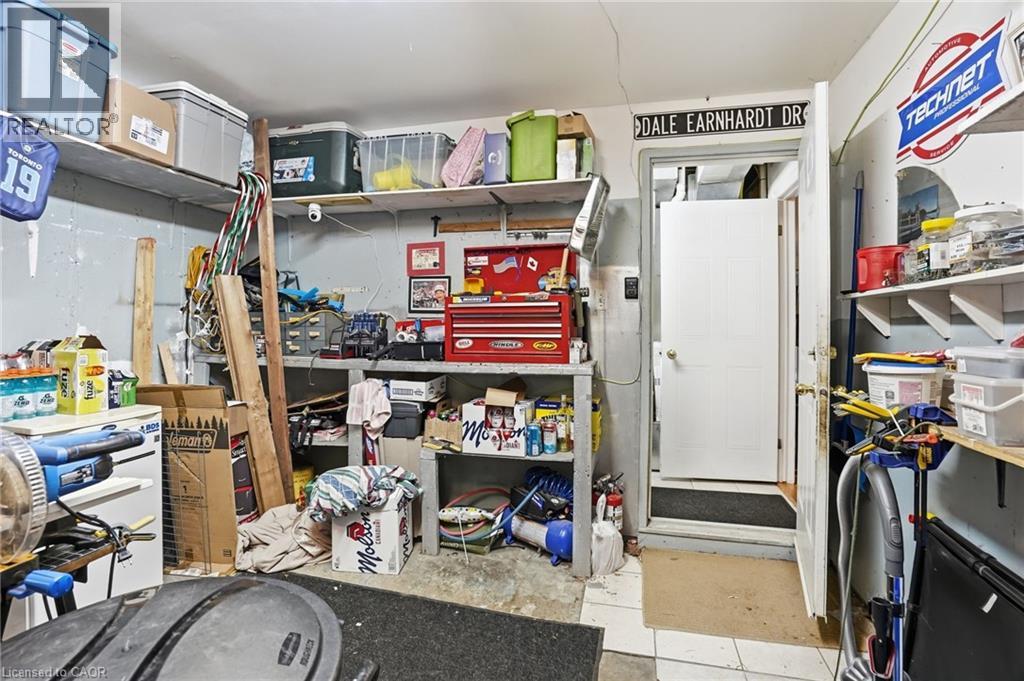 593 GREY Street - 37