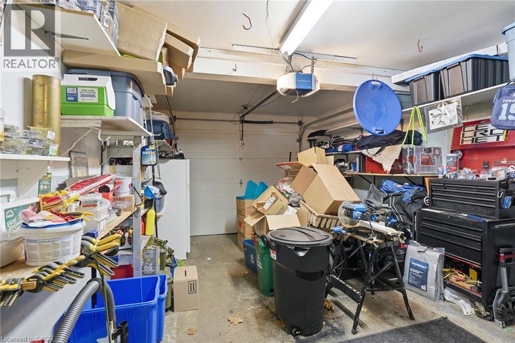 593 GREY Street - 40