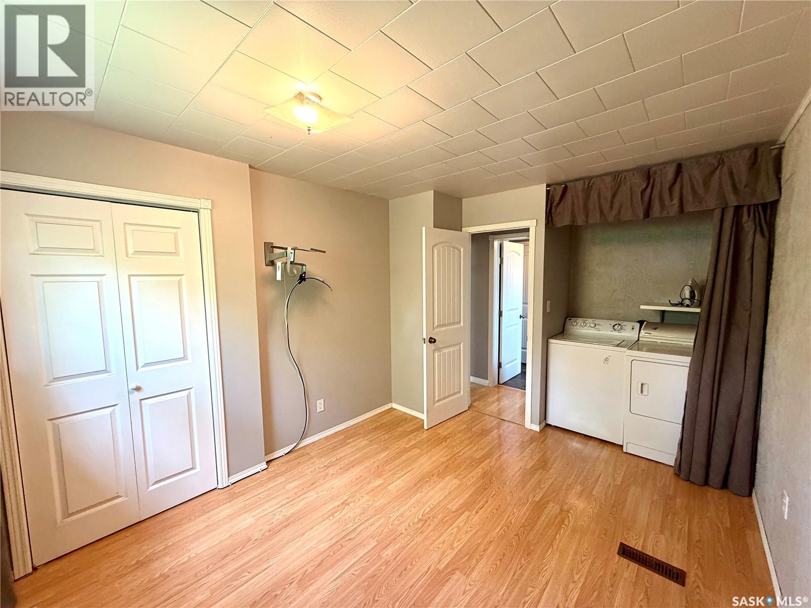 204 4th STREET E - 12