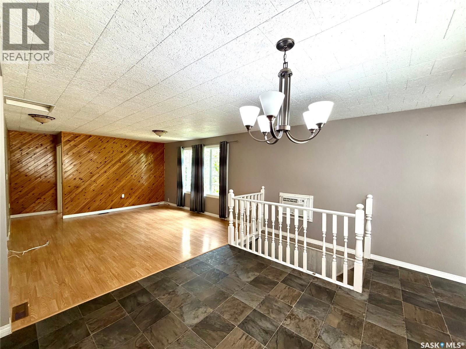 204 4th STREET E - 17