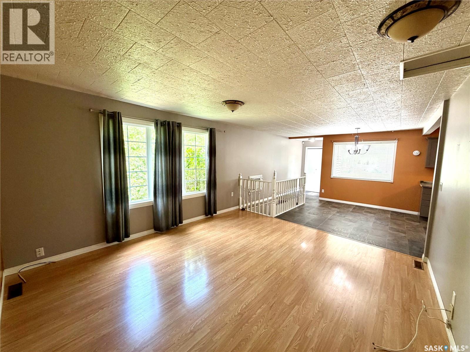 204 4th STREET E - 7