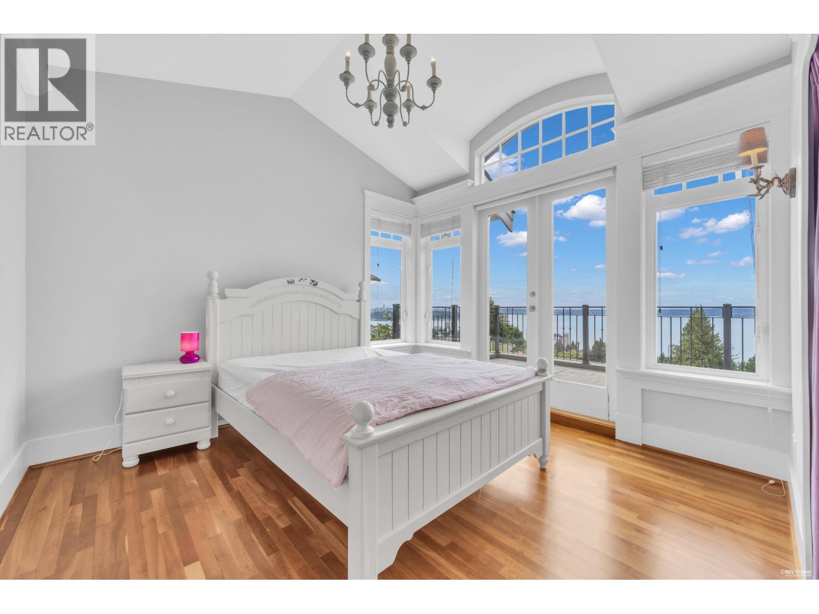 2340 ORCHARD LANE, West Vancouver