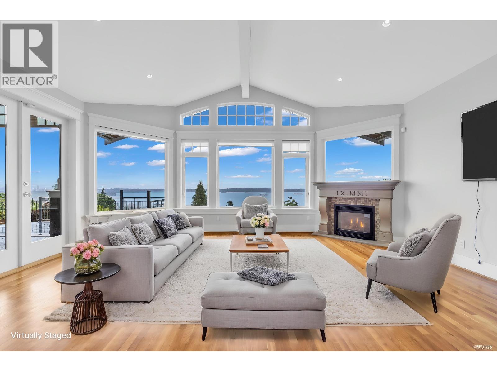 2340 ORCHARD LANE, West Vancouver