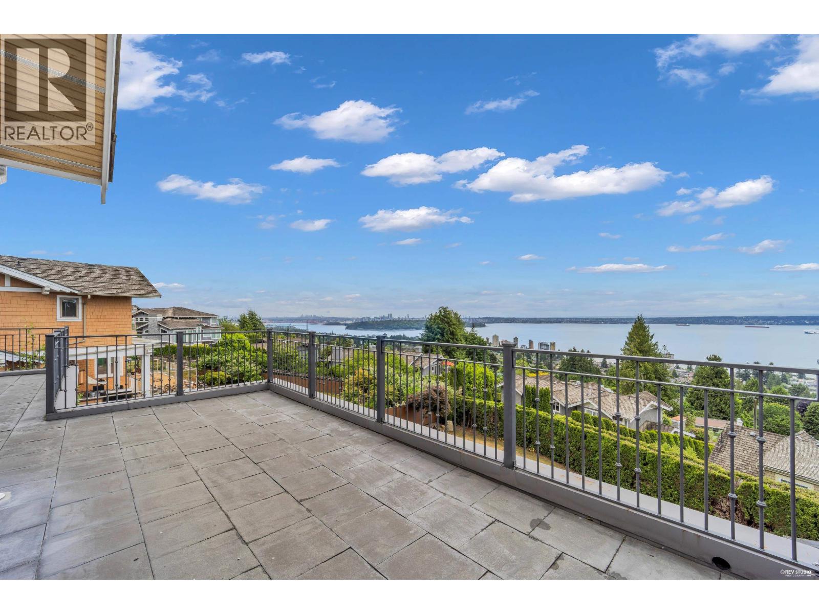 2340 ORCHARD LANE, West Vancouver
