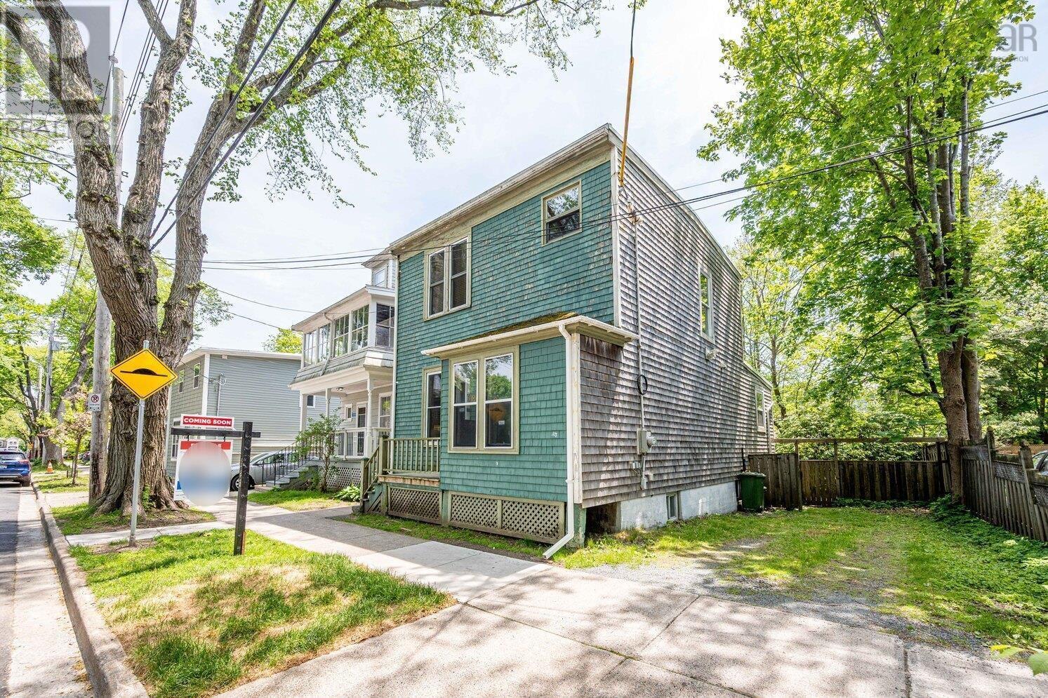 Property photo of 6186 Lawrence Street