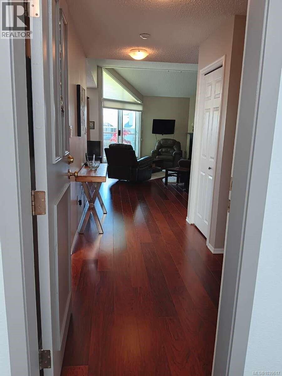#303 10461 Resthaven Dr - Image 2