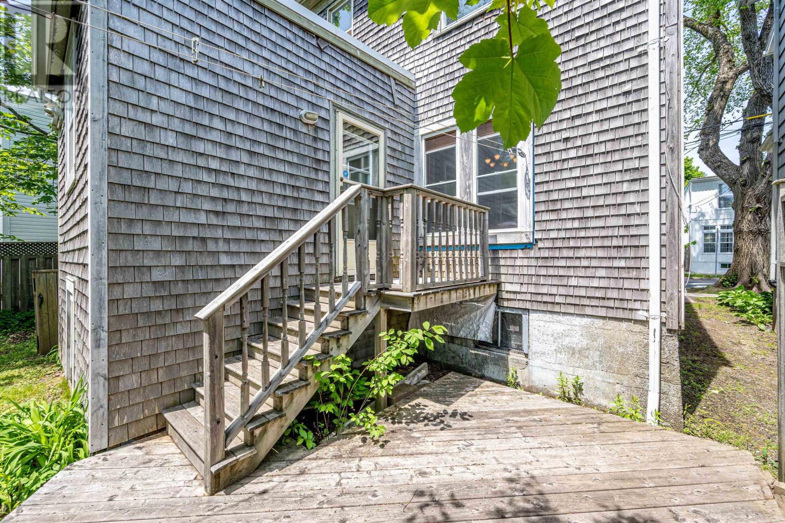 Property 21 of 42 of 6186 Lawrence Street