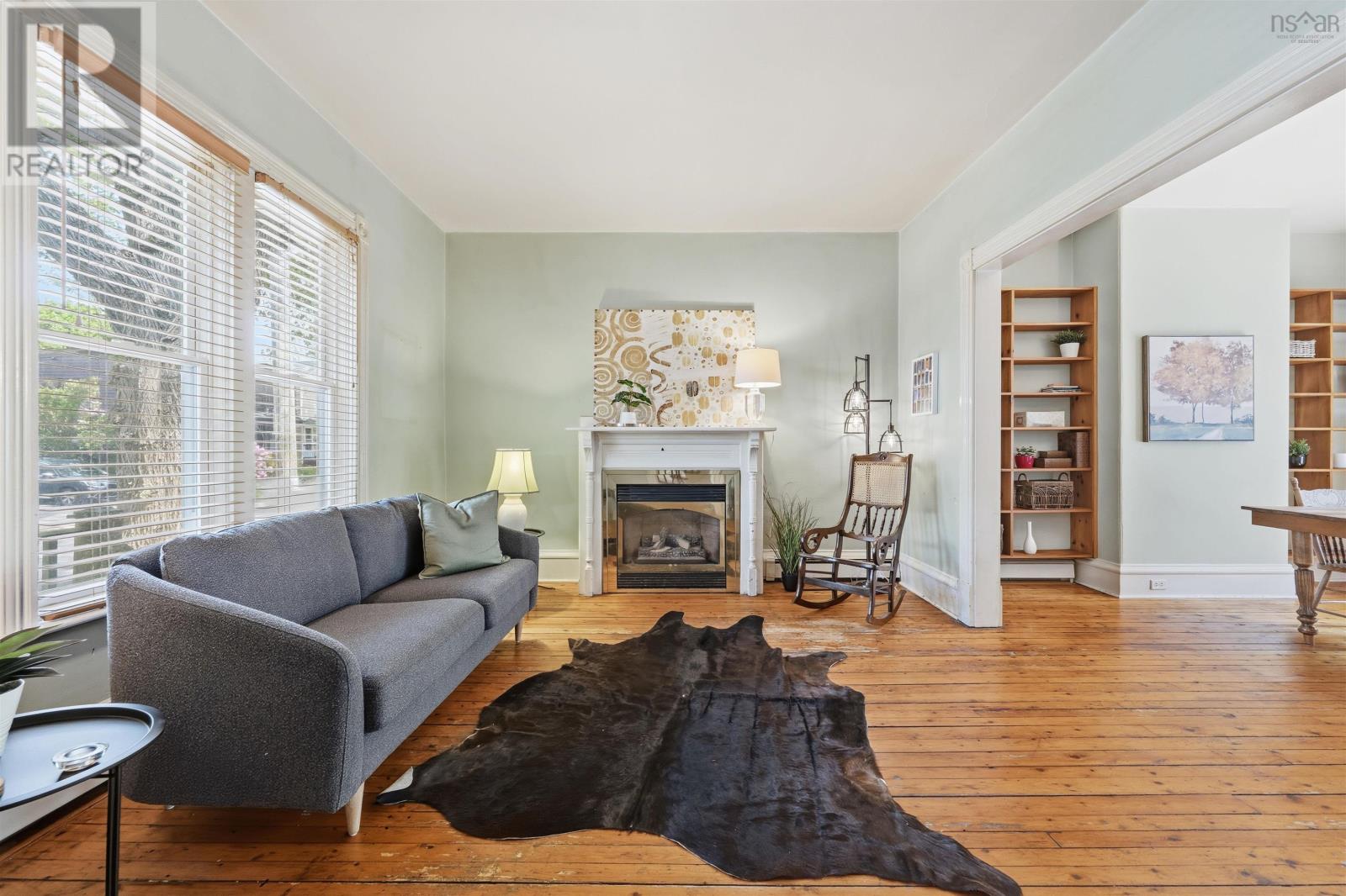 Property 26 of 42 of 6186 Lawrence Street
