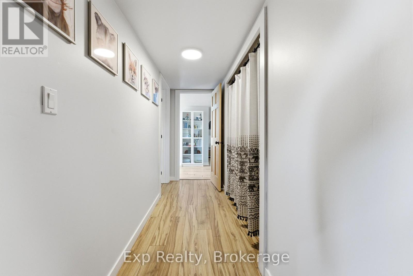 1449 BRIDGE STREET W - 25