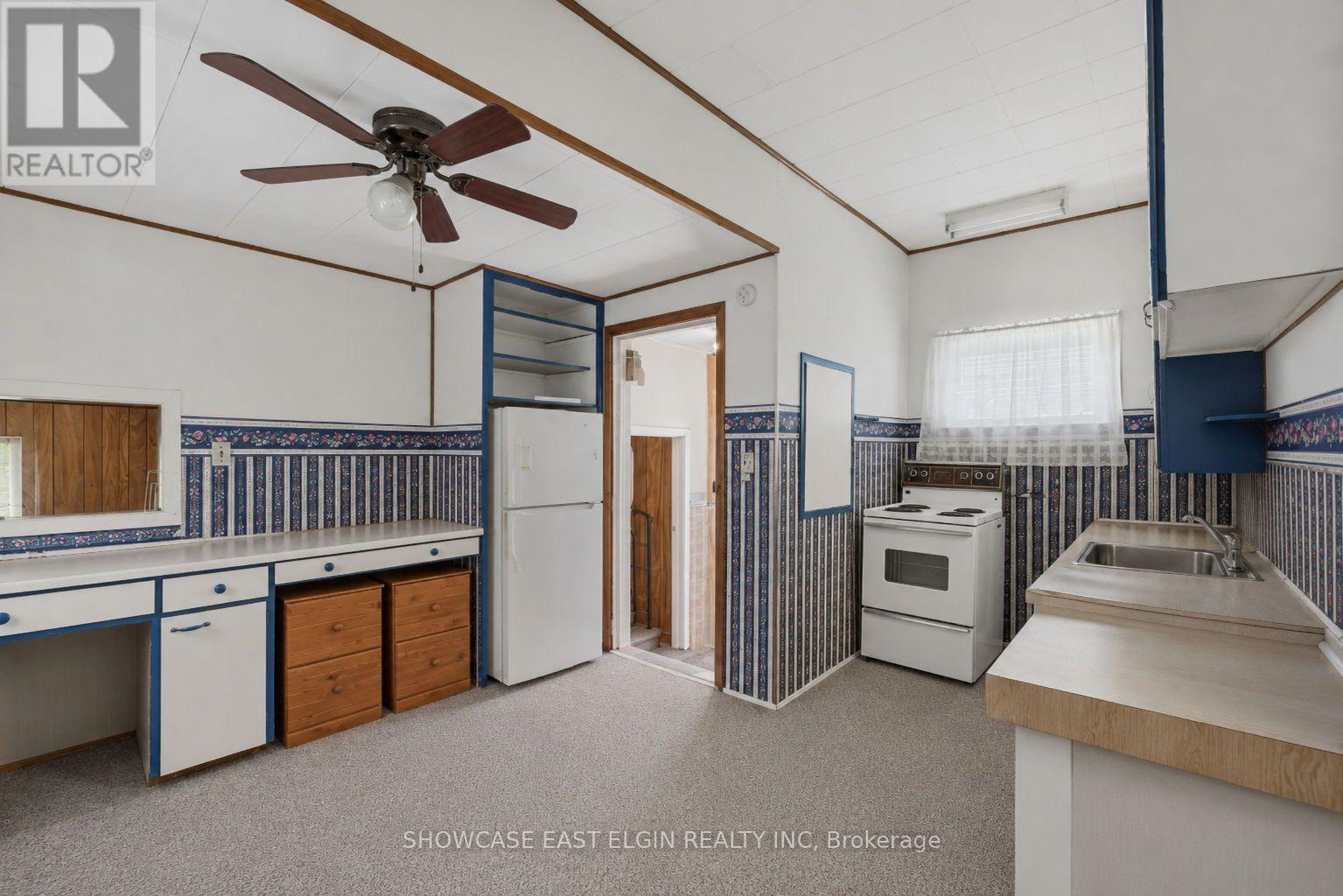 212 SYDENHAM STREET E - 11