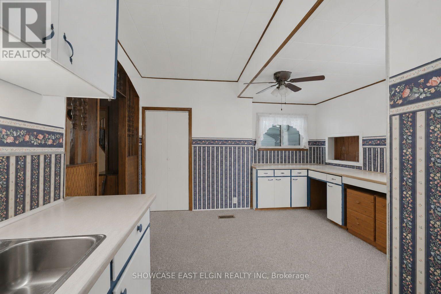 212 SYDENHAM STREET E - 12