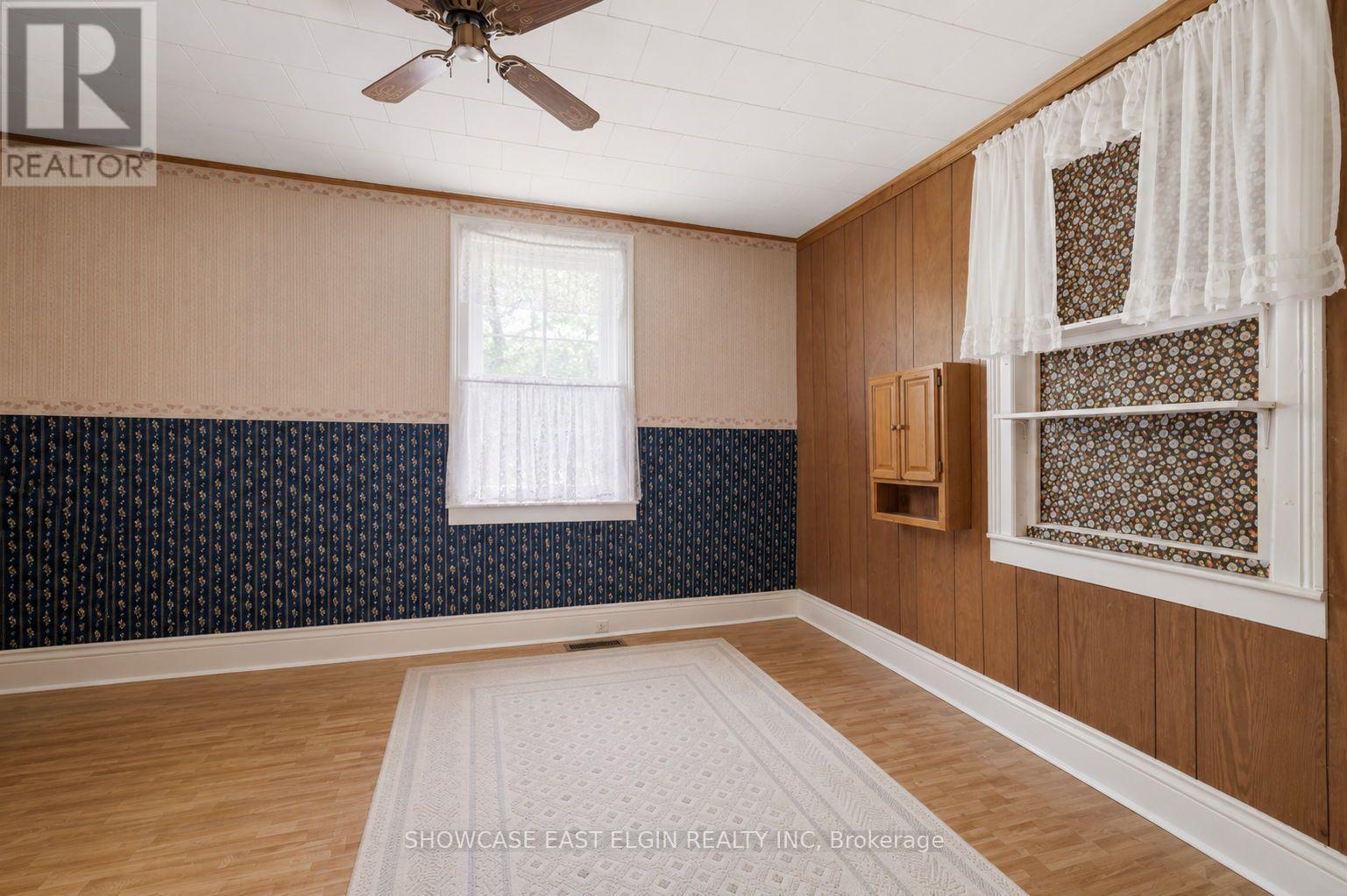 212 SYDENHAM STREET E - 18