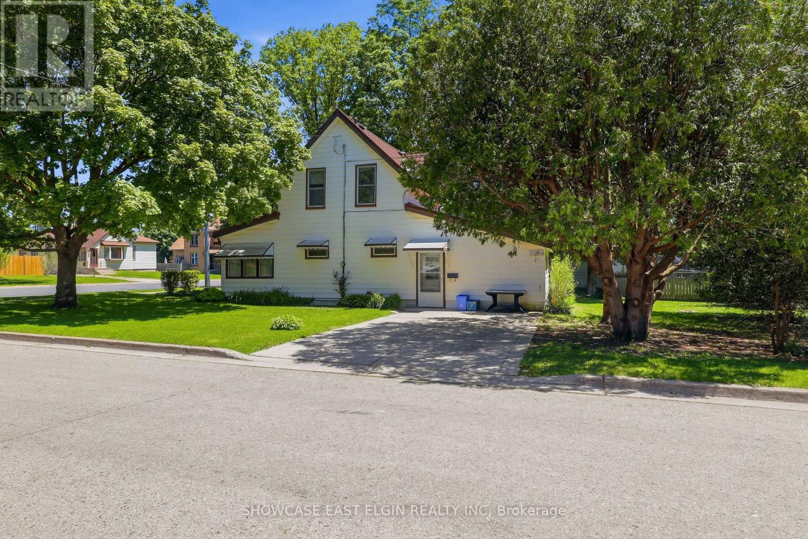 212 SYDENHAM STREET E - 2