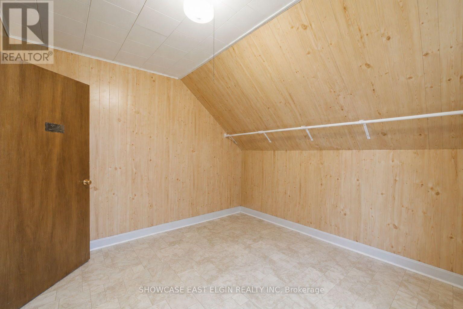 212 SYDENHAM STREET E - 25