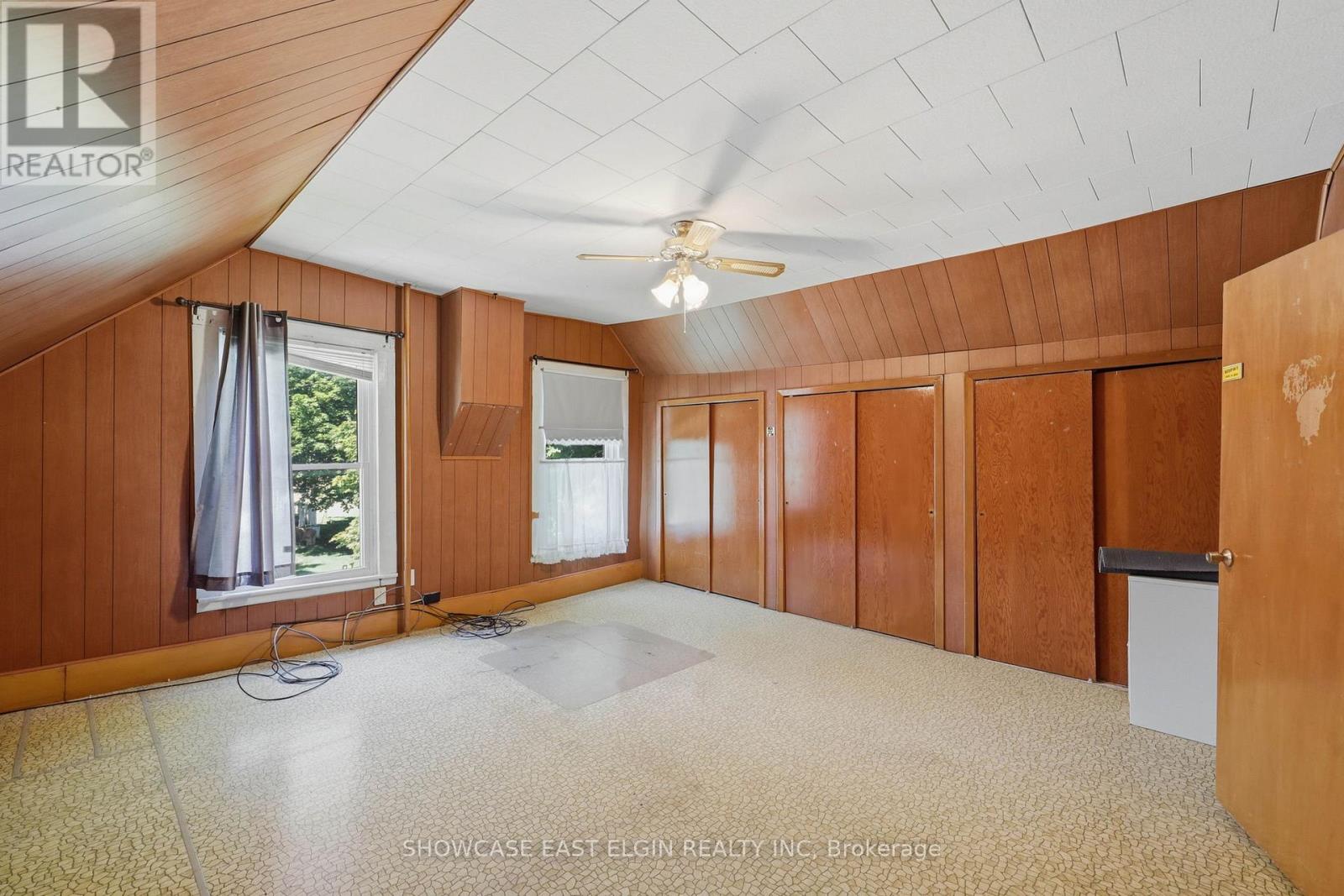 212 SYDENHAM STREET E - 27