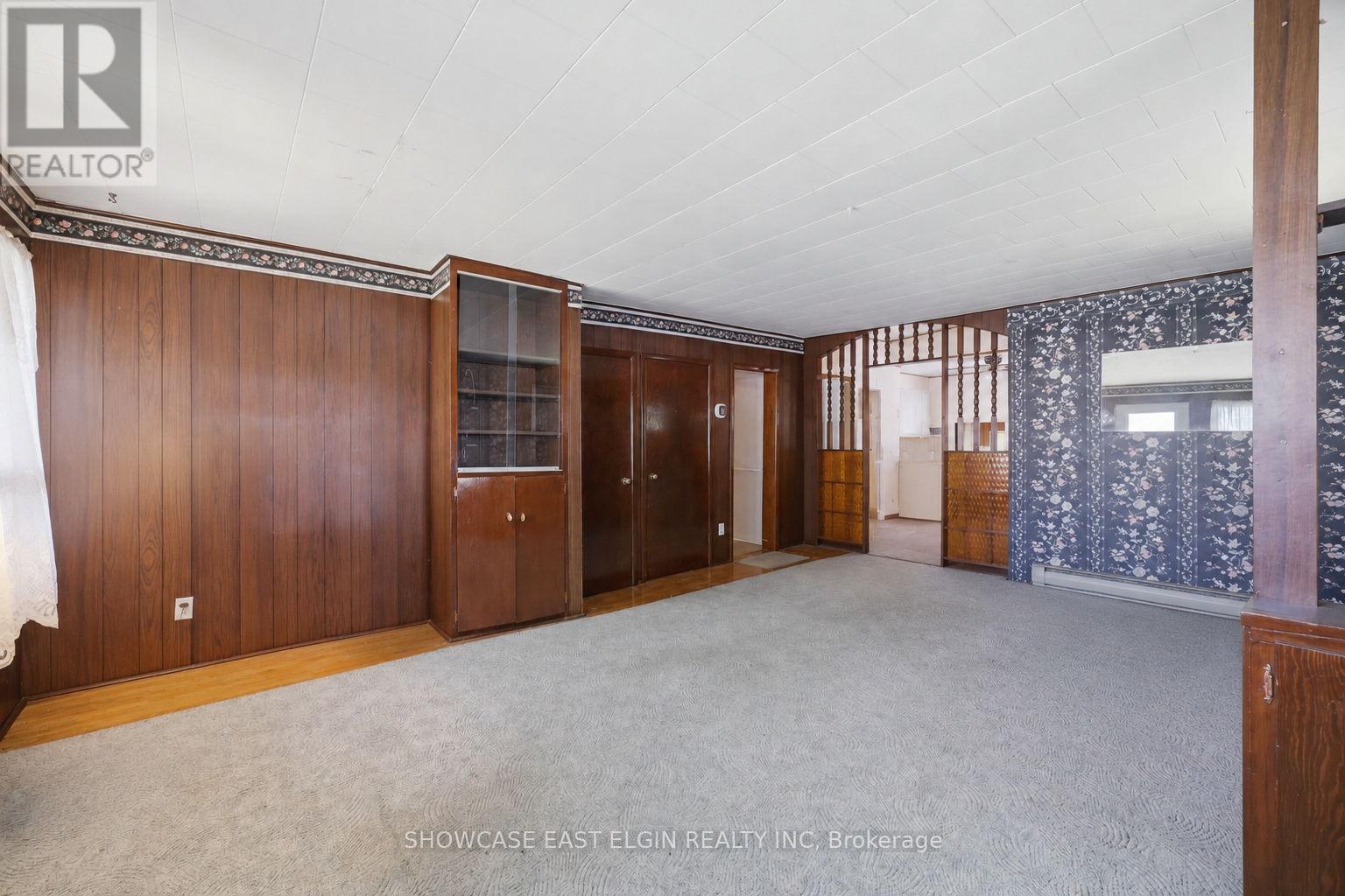 212 SYDENHAM STREET E - 3