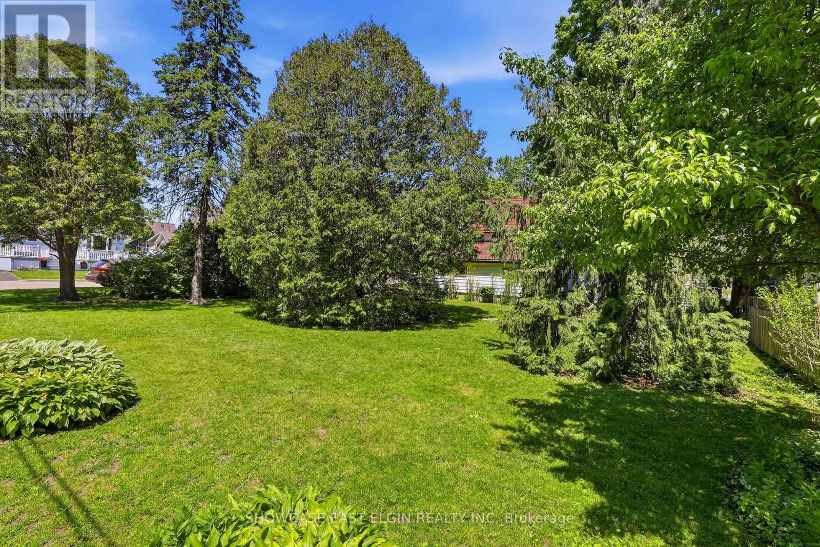 212 SYDENHAM STREET E - 31