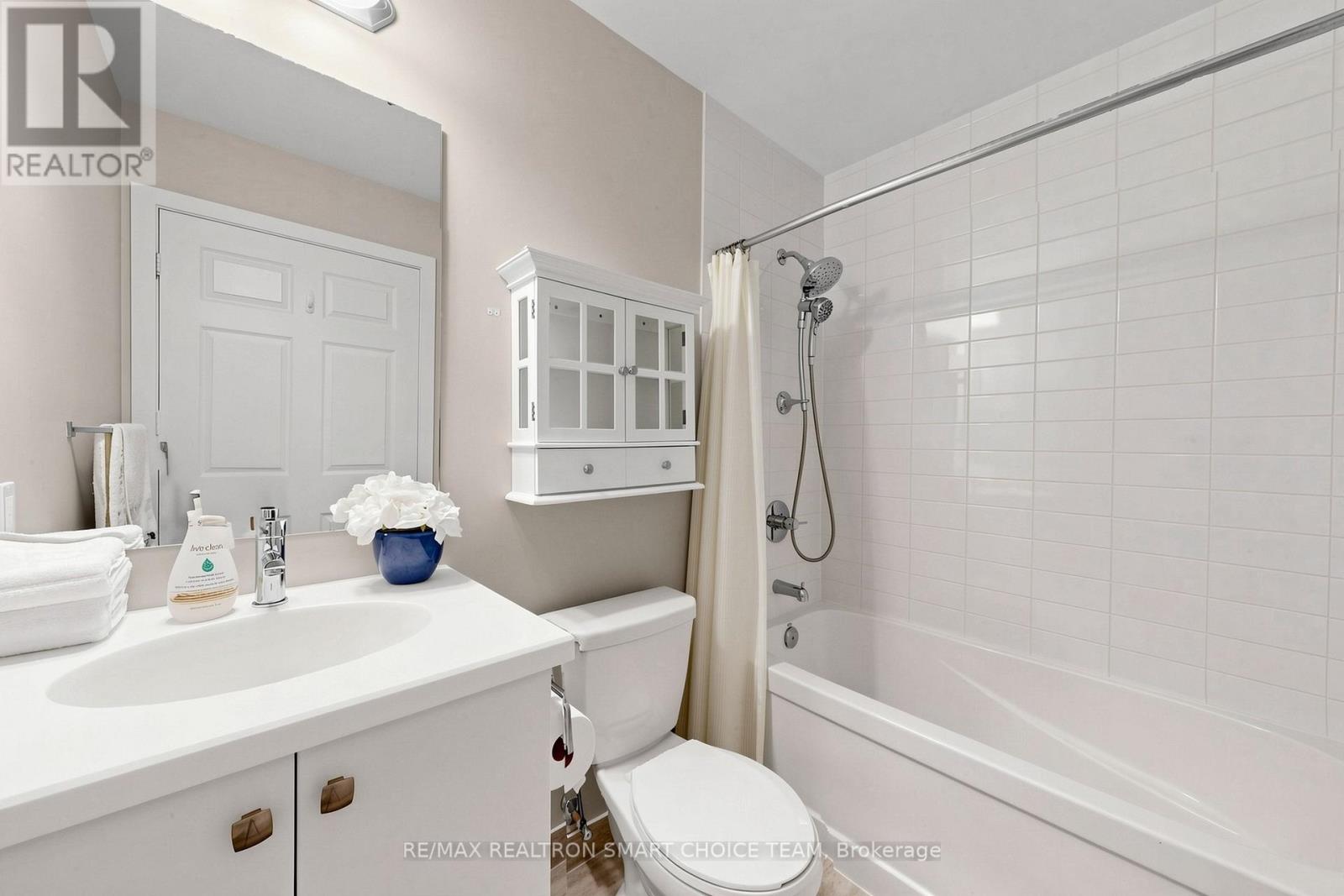#213 555 WILLIAM GRAHAM DRIVE - Image 23